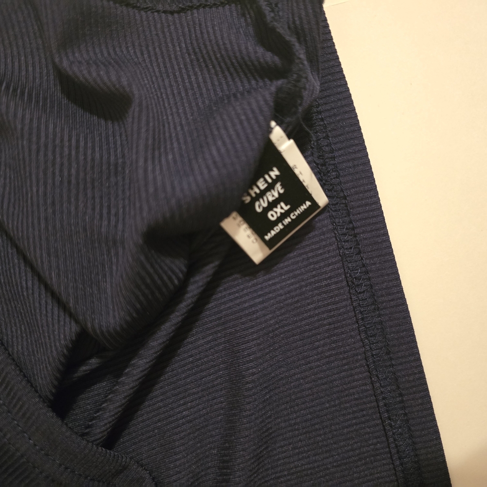 SHEIN Navy Ribbed Knit Top - Picture 2 of 2